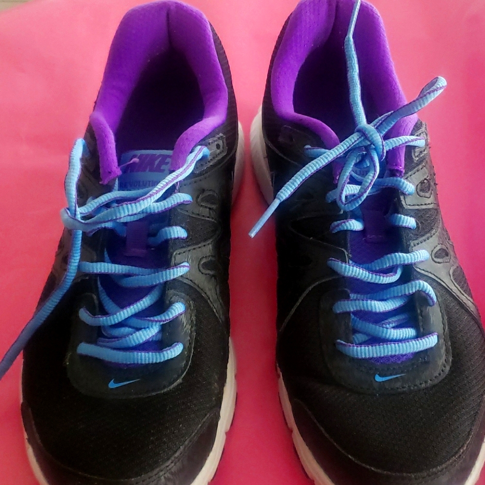 Nike Revolution 2
